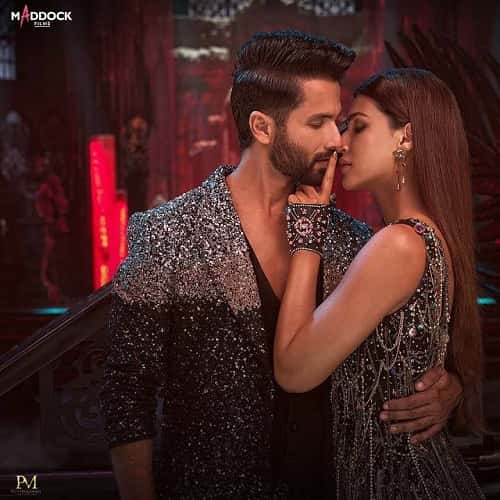 Teri Baaton Mein Aisa Uljha Jiya MP3 Download - Raghav springs up with a new musical debut alongside Tanishk Bagchi and Asees Kaur.