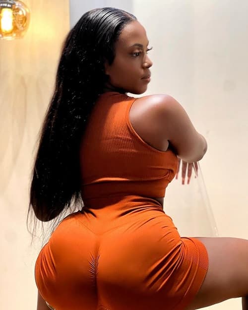 Gloria Busingye alias Gloria Bugie Flaunts Backside